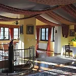 Апартаменты Penthouse-suite Mountain View Mit Waldhuette/sauna/netflix