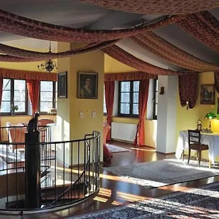 Apartment Penthouse-suite Mountain View Mit Waldhuette/sauna/netflix
