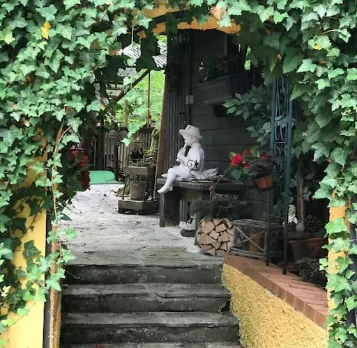 Daire Penthouse-suite Mountain View Mit Waldhuette/sauna/netflix Nachdemsee